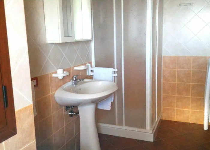 Ajo Sardinia Oda ve Kahvaltı 3*